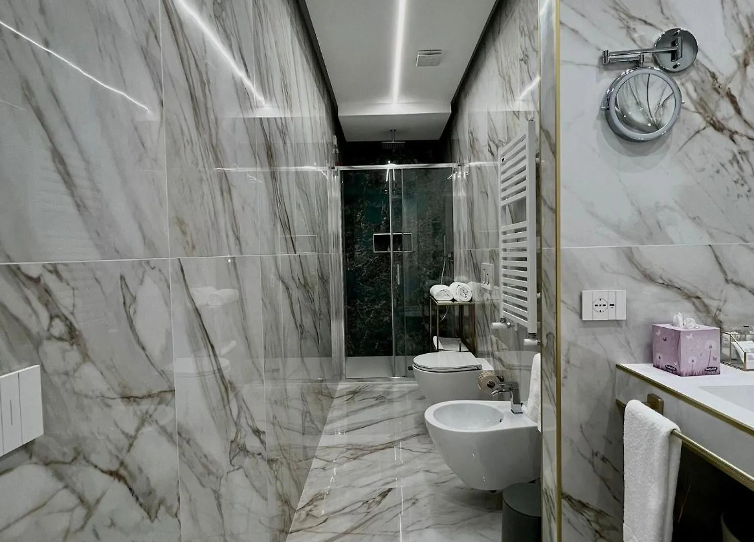 Affittacamere Hotel Golden House Cinecitta Roma Italia